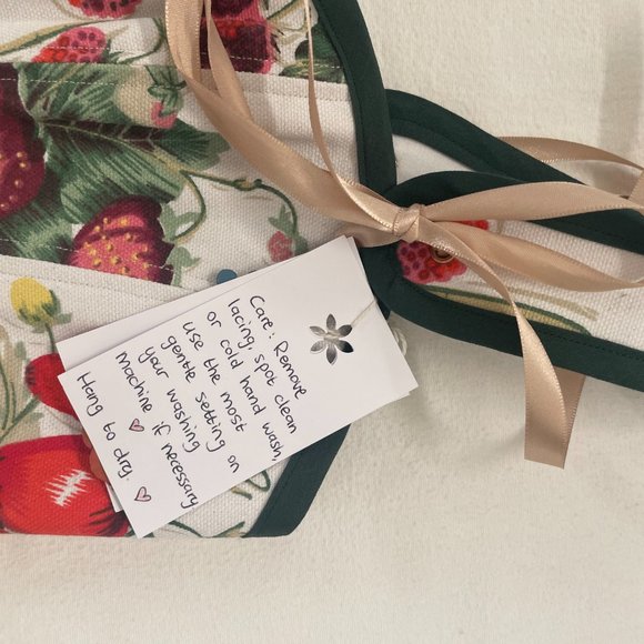 Fashionable Corsets - Picture 3 of 12